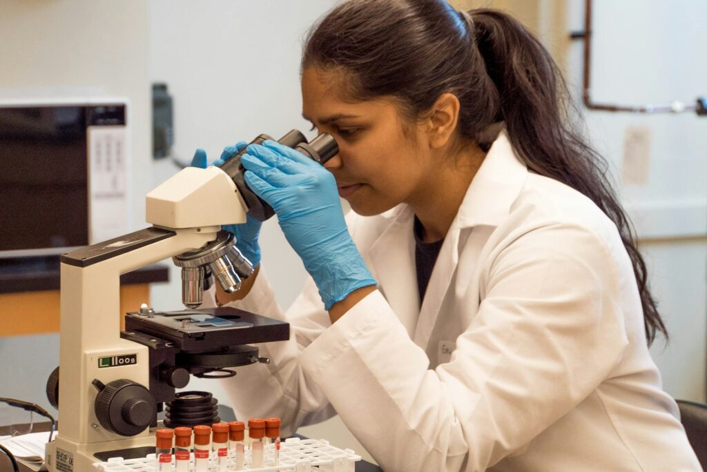 pharmacy technician jobs hiring